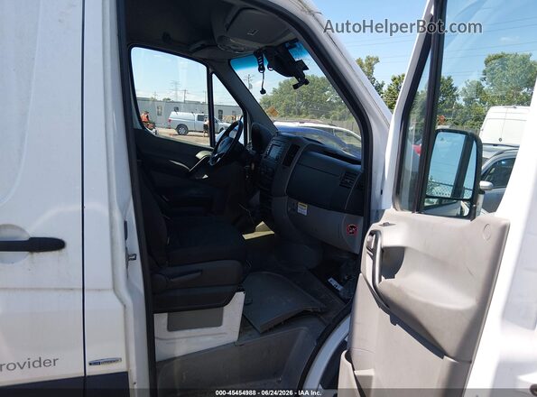 WD3PE8DD5GP183581 2016 MERCEDES-BENZ SPRINTER White Front interior view