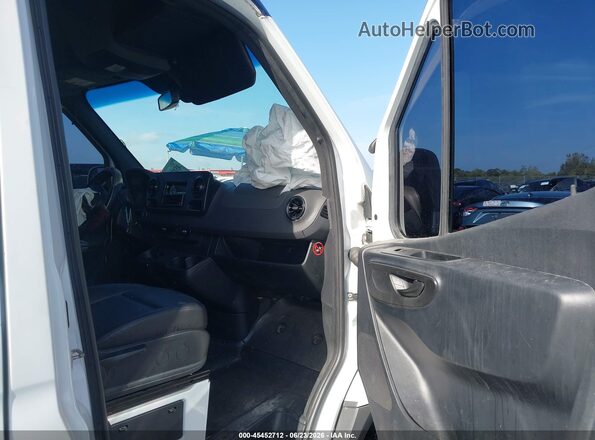 WD4PF0ED5KT004187 2019 MERCEDES-BENZ SPRINTER White Սալոնի դիմացի տեսք