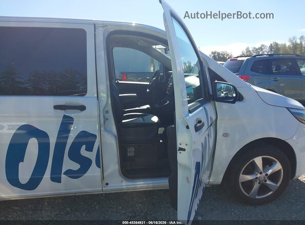 WD4PG2EE4H3300277 2017 MERCEDES-BENZ METRIS White წინა სალონის ხედი