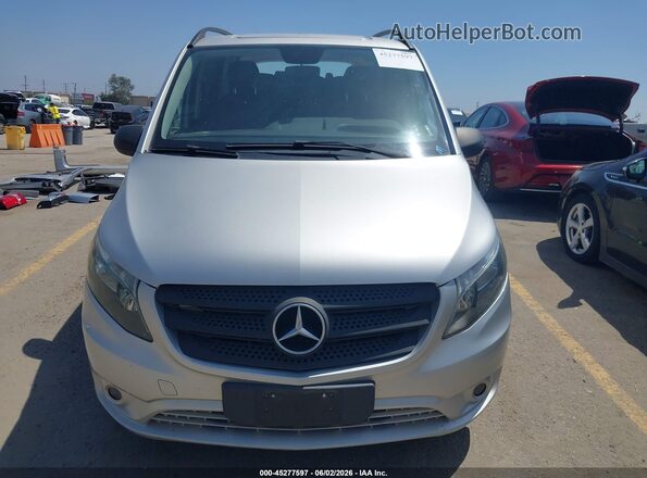 WD4PG2EE5H3242390 2017 MERCEDES-BENZ METRIS Silver Widok wnętrza z tyłu