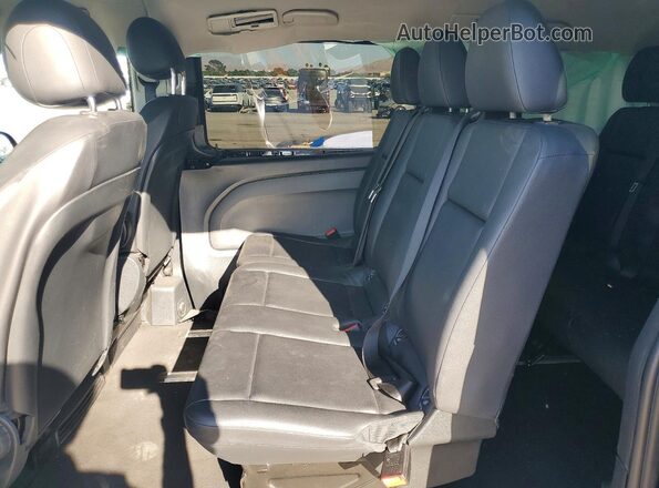 WD4PG2EE7H3299139 2017 MERCEDES-BENZ METRIS Black Vista interior trasera