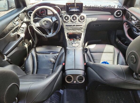 WDC0G4JB1HV009513 2017 MERCEDES-BENZ GLC-CLASS Silver Widok deski rozdzielczej