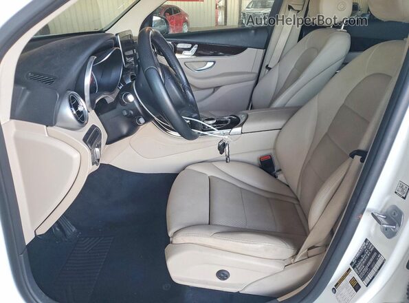WDC0G4JB3HF158807 2017 MERCEDES-BENZ GLC-CLASS White Front interior view