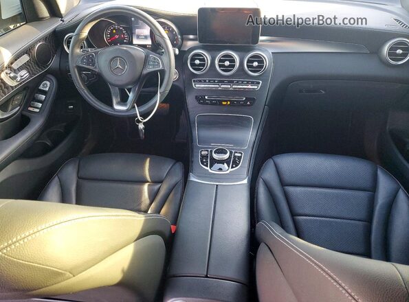 WDC0G4JB3HF257112 2017 MERCEDES-BENZ GLC-CLASS White Вид панелі приладів
