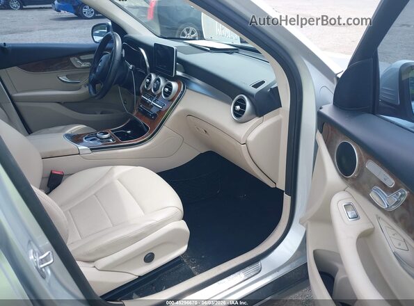 WDC0G4JB4JV064124 2018 MERCEDES-BENZ GLC 300 Серебряный Вид салона спереди