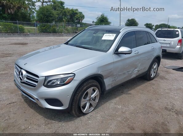 WDC0G4JB4JV064124 2018 MERCEDES-BENZ GLC 300 Серебряный Передняя левая четверть