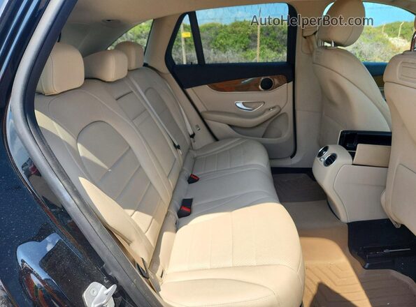 WDC0G4JB6JV015796 2018 MERCEDES-BENZ GLC-CLASS Black Вид задньої частини салону