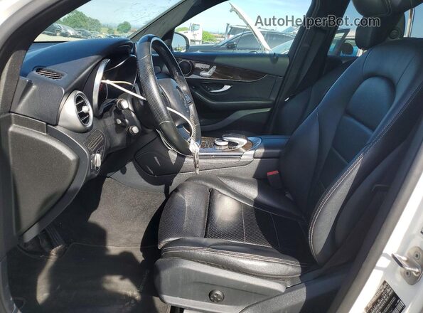 WDC0G4JB8HF127567 2017 MERCEDES-BENZ GLC-CLASS Белый Вид салона спереди