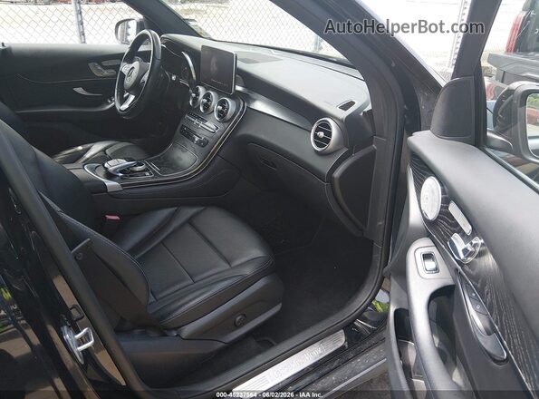 WDC0G4JB8HF257798 2017 MERCEDES-BENZ GLC 300 Black 