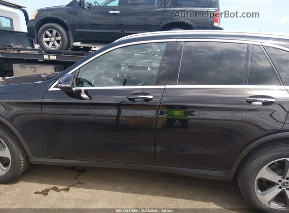 WDC0G4JB8HF257798 2017 MERCEDES-BENZ GLC 300 Black 