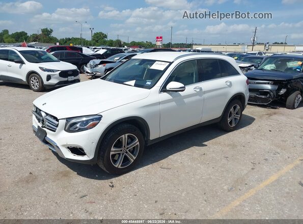 WDC0G4JB9JV056326 2018 MERCEDES-BENZ GLC 300 Белый Передняя левая четверть