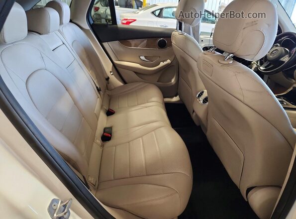 WDC0G4JBXJV022766 2018 MERCEDES-BENZ GLC-CLASS White Вид задньої частини салону