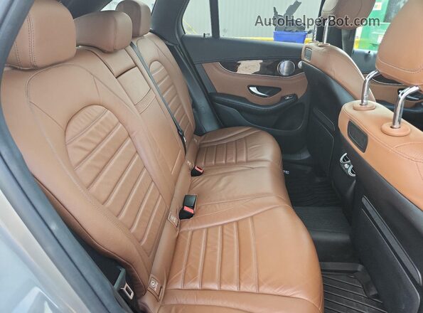 WDC0G4JBXKV131097 2019 MERCEDES-BENZ GLC-CLASS Серебряный Вид задней части салона