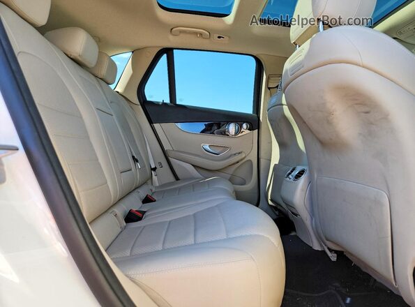 WDC0G4KB2JV050205 2018 MERCEDES-BENZ GLC-CLASS Белый Вид задней части салона