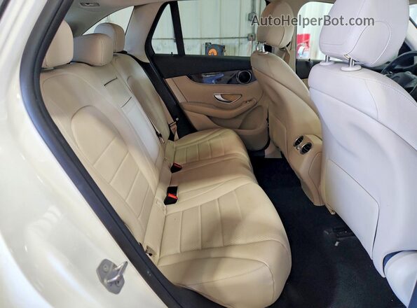 WDC0G4KB3GF076900 2016 MERCEDES-BENZ GLC-CLASS White Widok wnętrza z tyłu