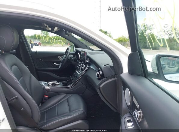 WDC0G4KB3JV114297 2018 MERCEDES-BENZ GLC 300 White Front interior view