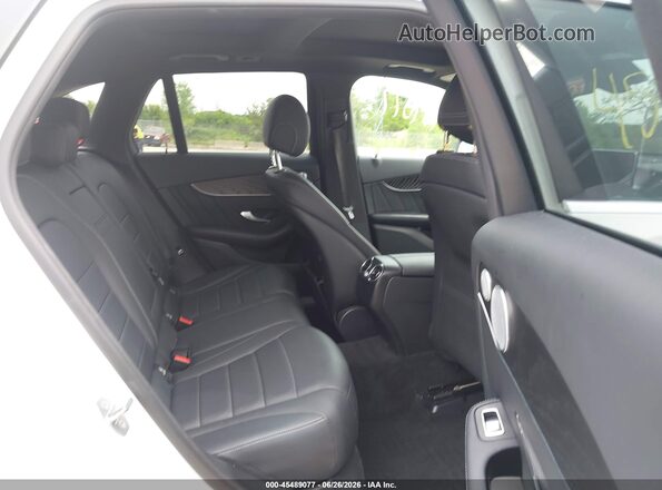 WDC0G4KB3JV114297 2018 MERCEDES-BENZ GLC 300 White VIN sticker view