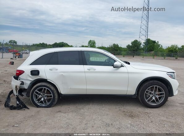 WDC0G4KB3JV114297 2018 MERCEDES-BENZ GLC 300 White Rear interior view