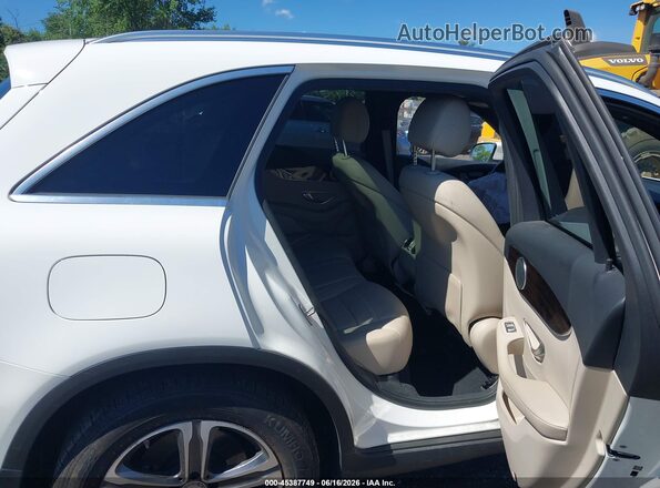 WDC0G4KB6HF116016 2017 MERCEDES-BENZ GLC 300 Белый Вид наклейки с VIN-кодом