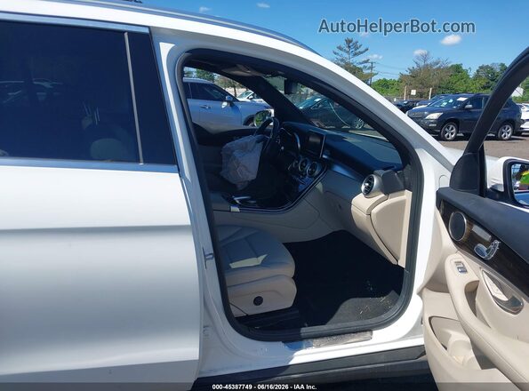 WDC0G4KB6HF116016 2017 MERCEDES-BENZ GLC 300 Белый Вид салона спереди