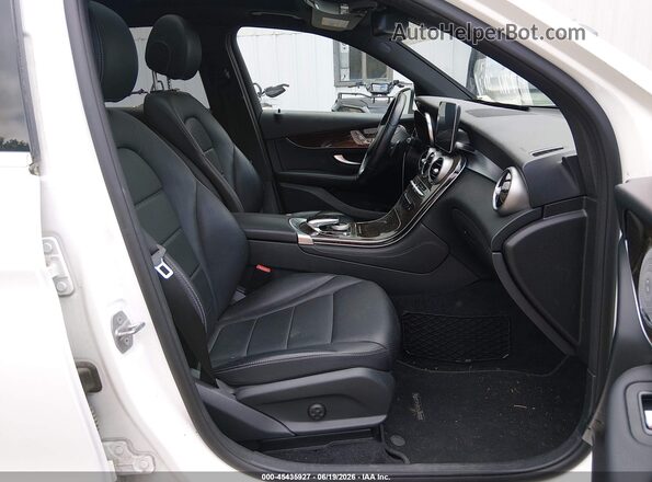 WDC0G4KB7HF134735 2017 MERCEDES-BENZ GLC 300 White Սալոնի դիմացի տեսք