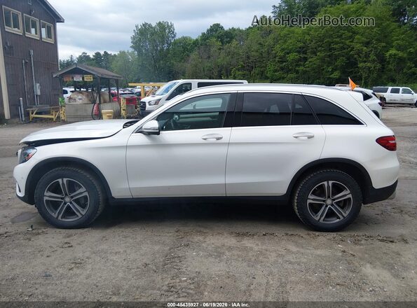 WDC0G4KB7HF134735 2017 MERCEDES-BENZ GLC 300 White Սալոնի 360 աստիճան տեսք