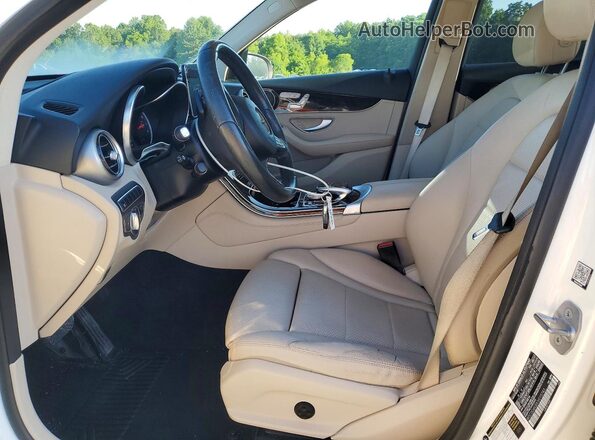 WDC0G4KB9JV015743 2018 MERCEDES-BENZ GLC-CLASS White Widok wnętrza z przodu
