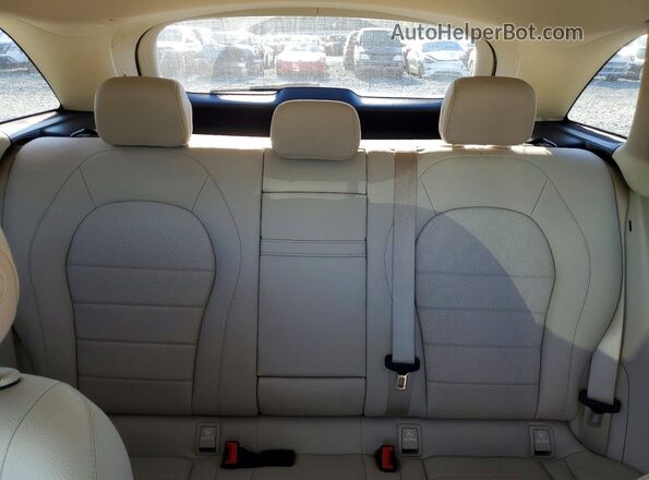 WDC0G4KB9JV015743 2018 MERCEDES-BENZ GLC-CLASS White Widok tylnych siedzeń