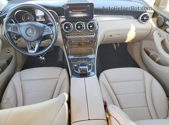 WDC0G4KB9JV015743 2018 MERCEDES-BENZ GLC-CLASS White Widok deski rozdzielczej