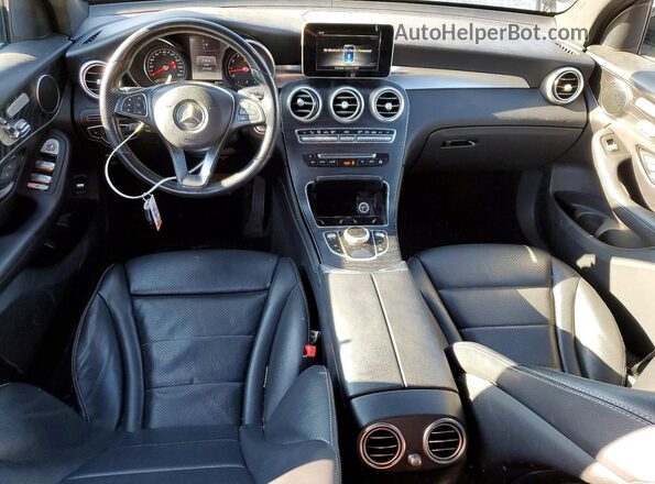 WDC0G4KB9JV090832 2018 MERCEDES-BENZ GLC-CLASS Черный Вид панели приборов