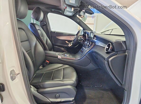 WDC0G5EB2KF529303 2019 MERCEDES-BENZ GLC-CLASS White Widok wnętrza z przodu