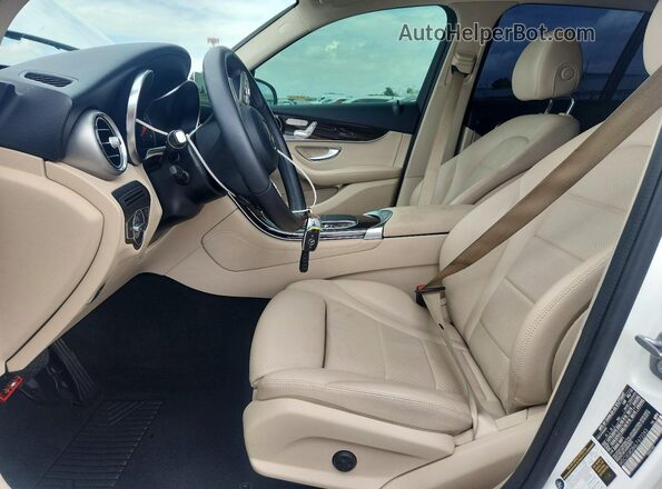 WDC0G8DB6LF672243 2020 MERCEDES-BENZ GLC-CLASS Белый Вид салона спереди