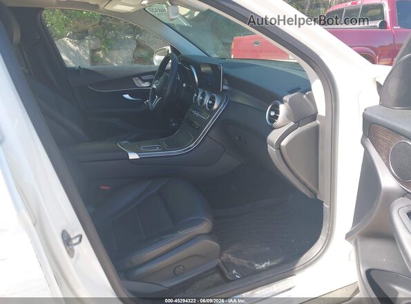 WDC0G8EB0LF716171 2020 MERCEDES-BENZ GLC 300 White Вид салону спереду