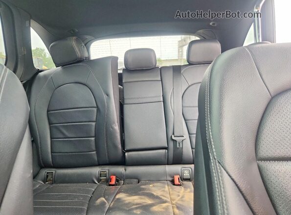 WDC0G8EB1LF672486 2020 MERCEDES-BENZ GLC-CLASS Silver Widok tylnych siedzeń