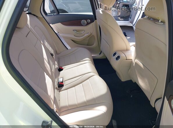 WDC0G8EB8LF722879 2020 MERCEDES-BENZ GLC 300 White Вид наклейки з VIN-кодом