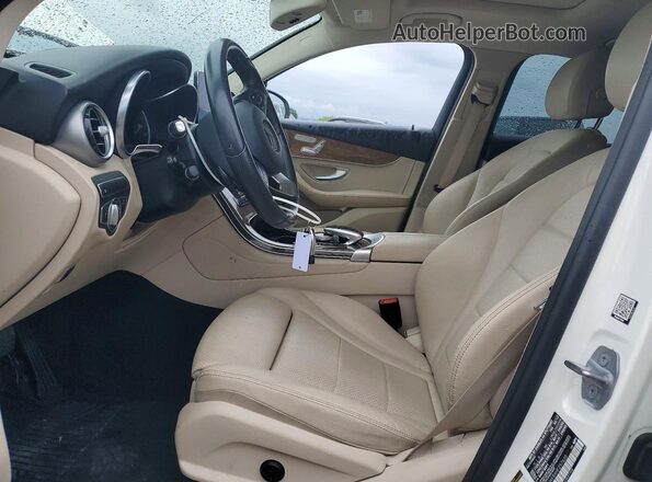WDC0J4KBXHF257625 2017 MERCEDES-BENZ GLC-CLASS White Widok wnętrza z przodu