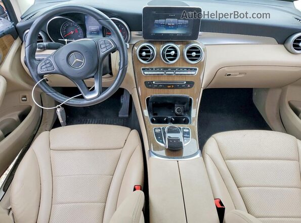 WDC0J4KBXHF257625 2017 MERCEDES-BENZ GLC-CLASS White Widok deski rozdzielczej