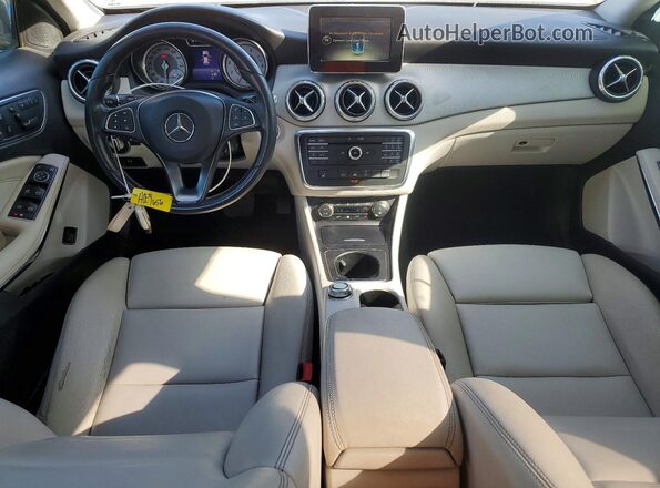 WDCTG4EB0HJ294672 2017 MERCEDES-BENZ GLA Серый Вид панели приборов