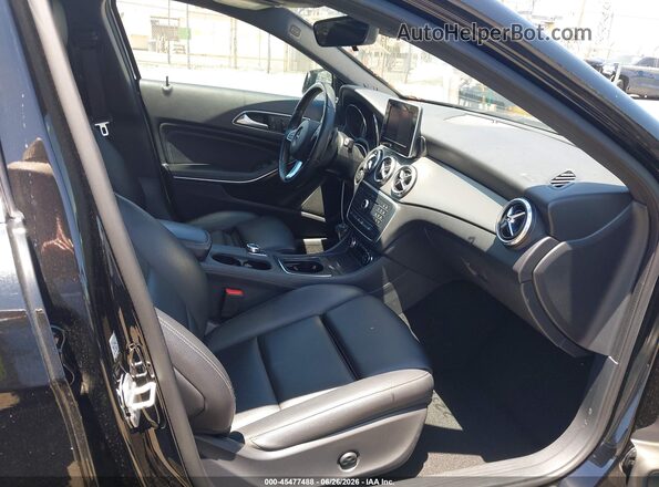 WDCTG4EB0HJ347256 2017 MERCEDES-BENZ GLA 250 Black Вид салону спереду