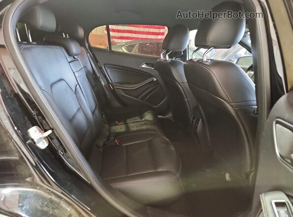 WDCTG4EB1HJ296298 2017 MERCEDES-BENZ GLA Black Widok tylnych siedzeń