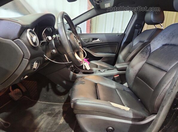 WDCTG4EB1HJ296298 2017 MERCEDES-BENZ GLA Black Widok wnętrza z przodu