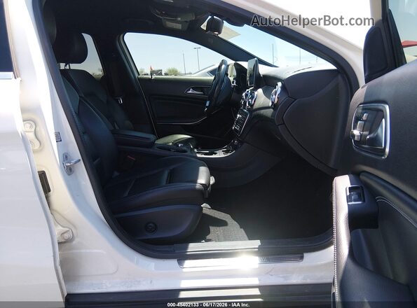 WDCTG4EB1JJ443838 2018 MERCEDES-BENZ GLA 250 White წინა სალონის ხედი