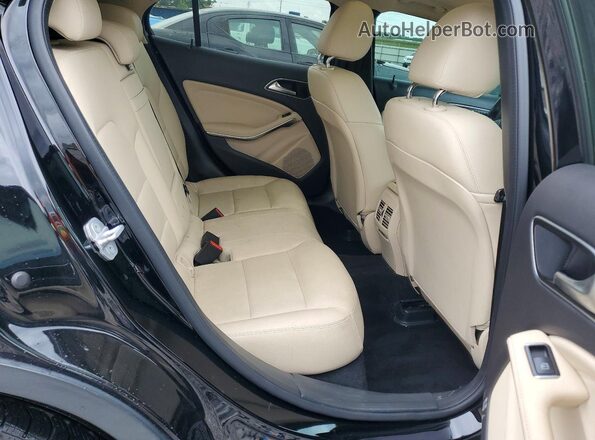 WDCTG4EB2JJ435246 2018 MERCEDES-BENZ GLA Black Widok wnętrza z tyłu