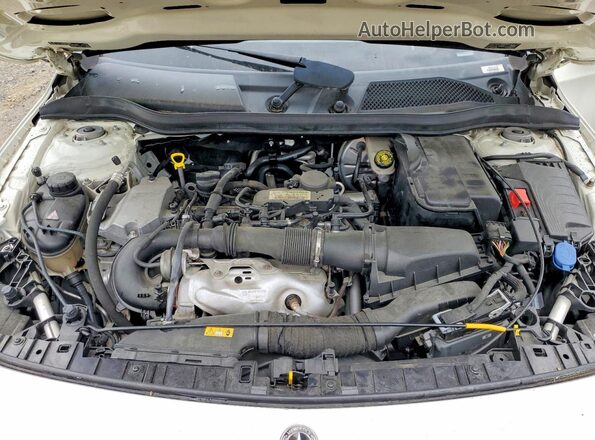 WDCTG4EB2JJ445033 2018 MERCEDES-BENZ GLA White Vista del compartimento del motor