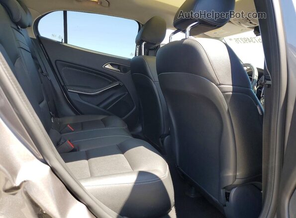 WDCTG4EB2KJ642074 2019 MERCEDES-BENZ GLA Gray Rear interior view