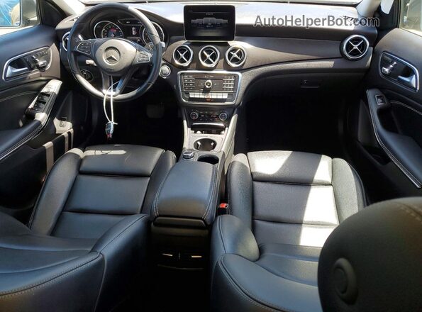 WDCTG4EB2KJ642074 2019 MERCEDES-BENZ GLA Gray Dashboard view
