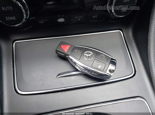 WDCTG4EB3JJ467221 2018 MERCEDES-BENZ GLA 250 Белый Вид панели приборов