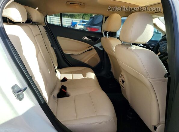 WDCTG4EB3JJ468580 2018 MERCEDES-BENZ GLA White Rear interior view