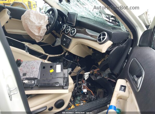 WDCTG4EB4GJ202669 2016 MERCEDES-BENZ GLA 250 Белый Вид салона спереди