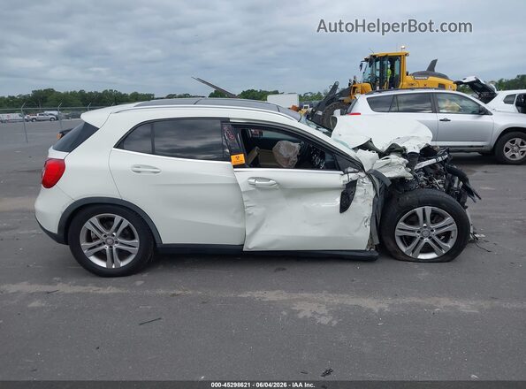 WDCTG4EB4GJ202669 2016 MERCEDES-BENZ GLA 250 Белый Вид щитка приборов